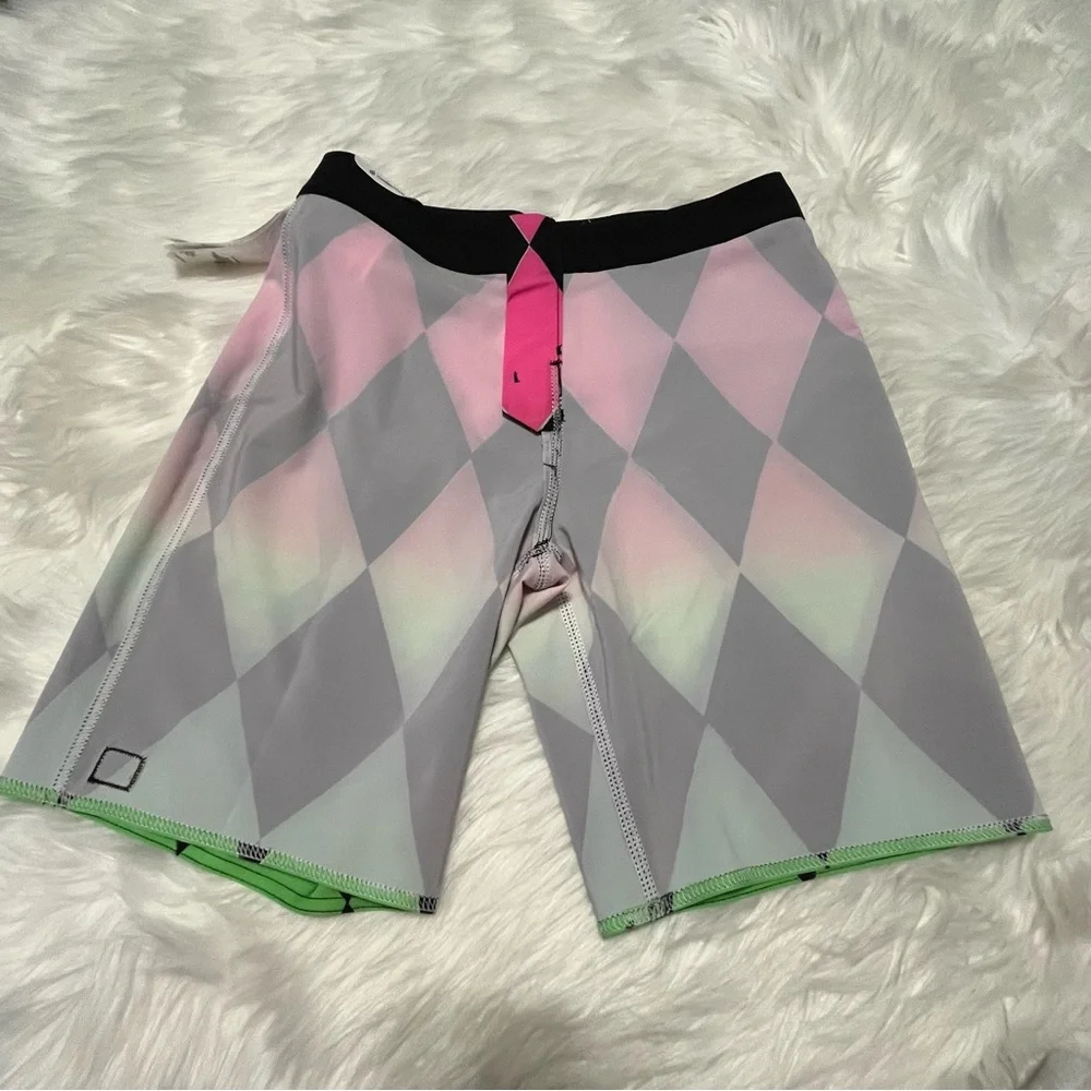 NEW BILLABONG Sundays Pro Neon Diamond Performance Board Shorts Boys Size 28 L